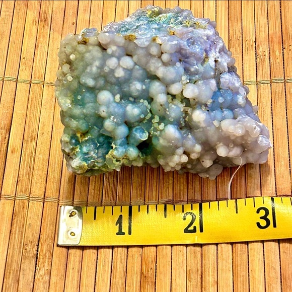 Grape Agate Healing Crystal / Chalcedony - Picture 4 of 5